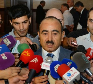 a.hasanov-jurnalistlar-musahiba_