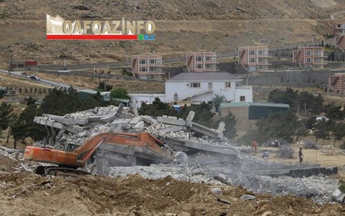 sökülən bina2