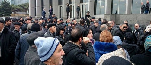 Qarabağ əlilləri və şəhid ailələri etiraz aksiyaları