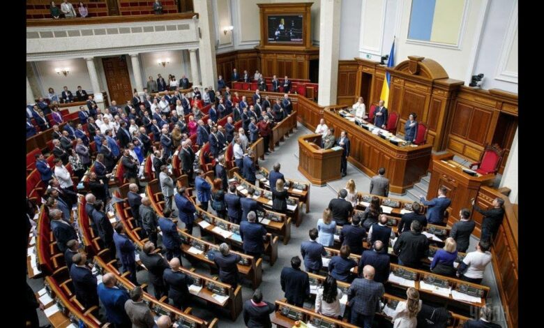 PARLAMENTDƏN RUSKAFALI DEPUTATLAR QAÇIR