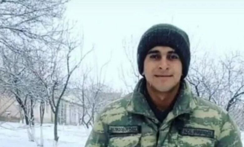 Prokurorluq əsgərin ehtiyatsızlıqdan öldüyünü deyir