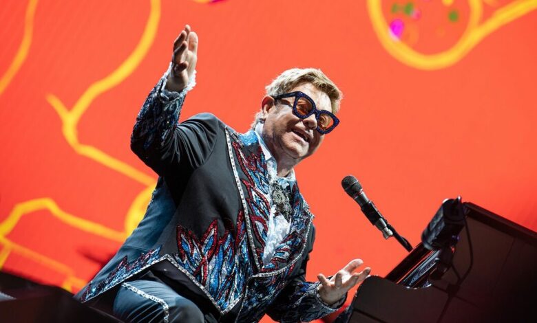 Elton Con və Robbi Uilyamsdan xəbər var