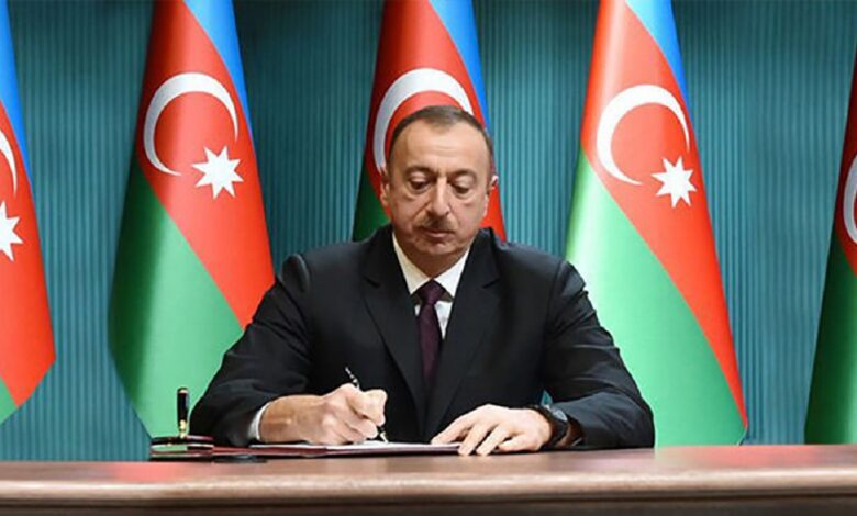 Prezident təsdiqlədi: Deputatlar, hakimlər və digər məmurların maaşı artırıldı
