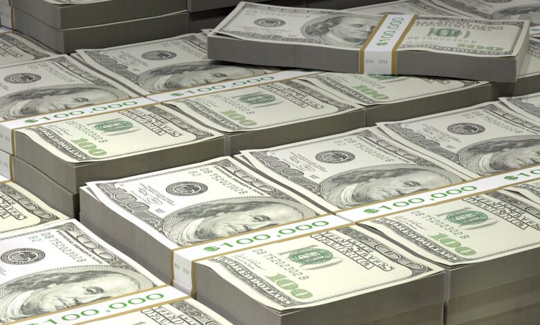 Ukrayna Belarus və Rusiyanın milyard dollarlıq əmlakına həbs qoyub