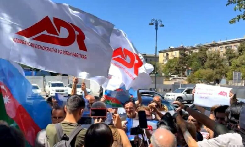ADR-dən etiraz aksiyası: “Biz “avtobus müxalifəti” deyilik”