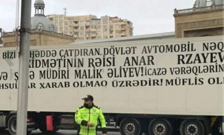 Bakıda yolu bağlayan yük maşınının sürücüsünün məhkəməsi başladı
