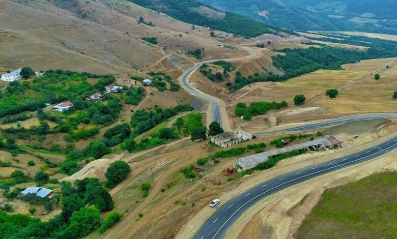 Ermənistanla Xankəndini birləşdirən yeni yolun Azərbaycan hissəsində tikinti başa çatıb