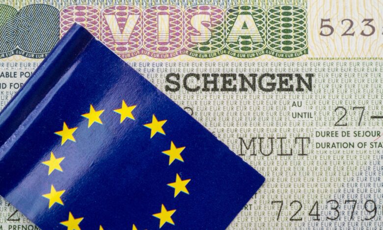 Estoniya Şengen vizası olan Rusiya vətəndaşlarına sərhədləri bağlayır