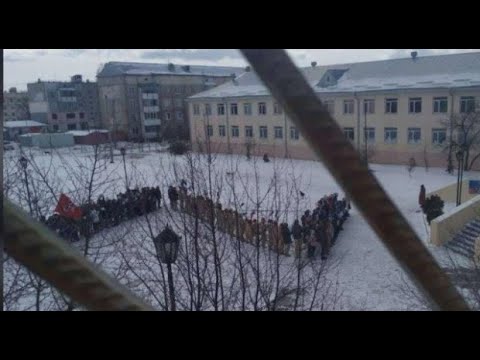 GÜMRÜDƏKİ RUS BAZASI MƏKTƏBLİLƏRİ NİYƏ "Z" OLARAQ DÜZDÜ?