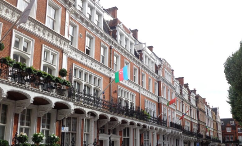 Londonda Azərbaycan səfirliyinə hücum olub