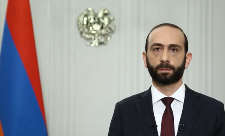 Ararat Mirzoyan: “Bakı Yerevanla danışıqlar aparmadan bütün şərtlərlə razılaşmağı vacib sayır”