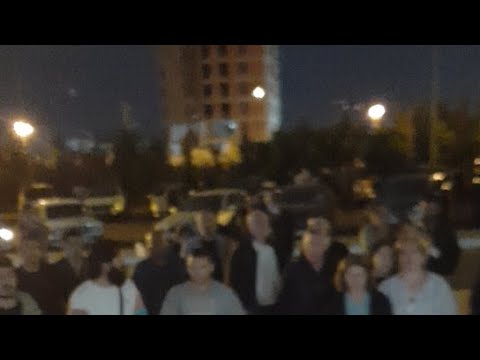 Binəqədi Rayon Məhkəməsinin qarşısı