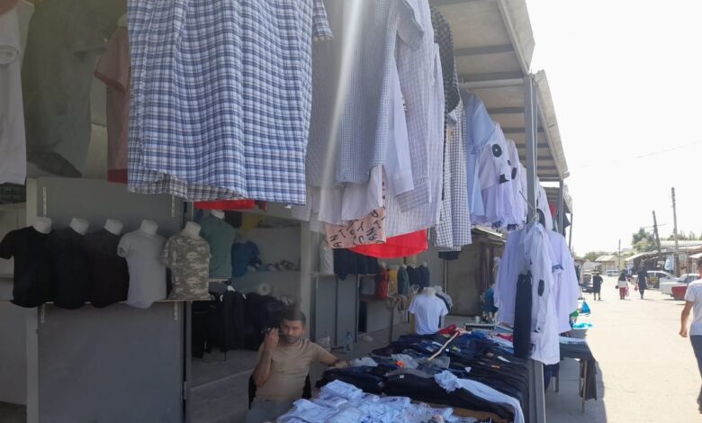“Həm “məktəbli geyimi məcburi deyil” deyirlər, həm də şəkil göndərirlər ki, mütləq alın”
