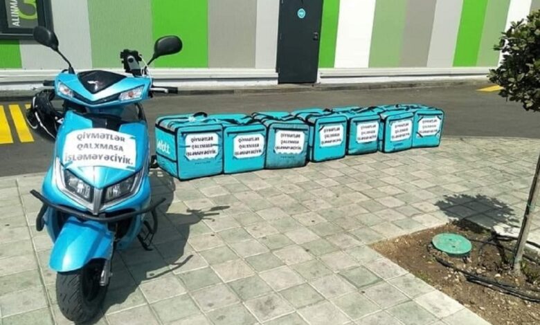 “Wolt”a etiraz edən kuryerlər polisə çağırılıb