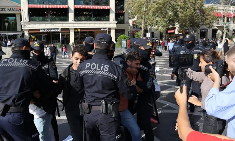 Bakıda aksiya yenə polis tərəfindən dağıdılıb