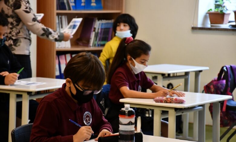 Ekspert: Azərbaycan təhsil sistemində savadsız müəllimlərin sayı 70 faizdən az deyil
