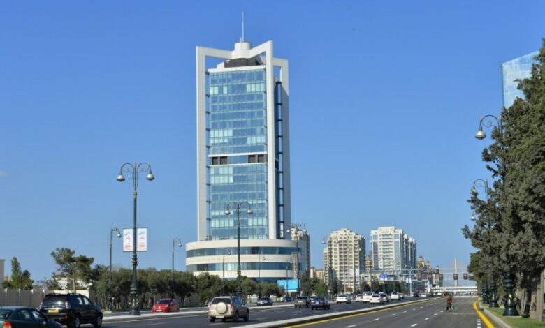 İqtisadçı: “Neft Fondu neft pullarını batırmaqla məşğuldur”