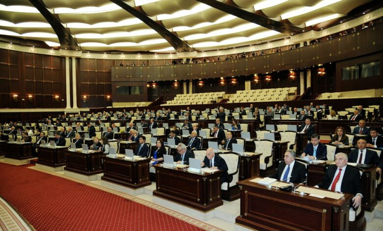 MM-də müzakirə: “Xalqın çoxu nə partiyamızın adını bilir, nə sədrini tanıyır”