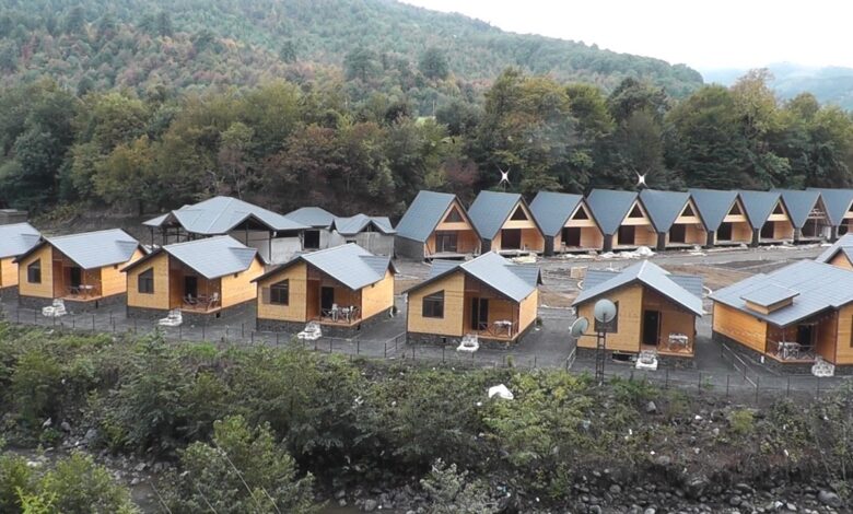 Peştətük sakini: “Meşə torpaqlarına asfalt salıblar, daş plitə düzüblər”