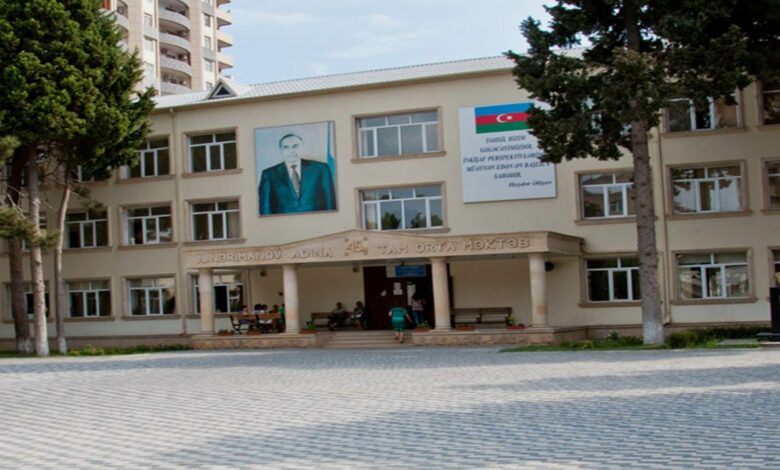 Adı rüşvət qalmaqalında hallanan direktor başqa məktəbə göndərilib