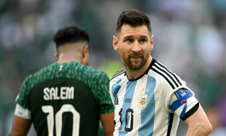 Argentina millisi DÇ-2022-yə sensasiyalı məğlubiyyətlə başlayıb
