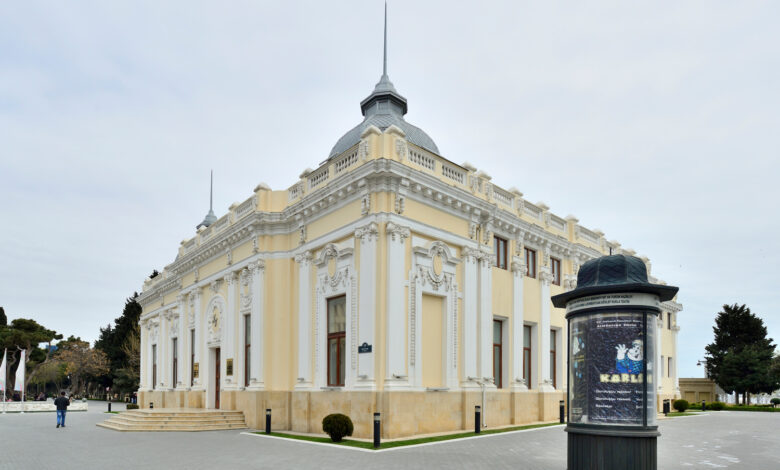 Rejissorun iddiaları əsasında teatrda yoxlamaların başlandığı bildirilir