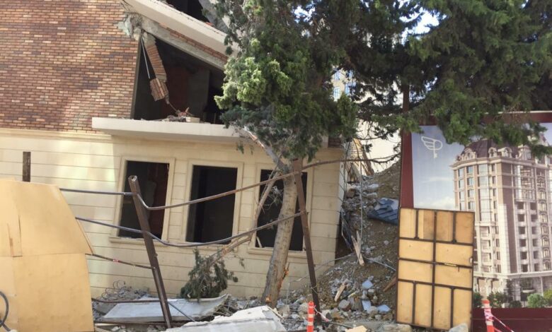 “Evimi icazəsiz sökən “Pilot Residence” MTK məhkəmənin qərarını icra etmir”