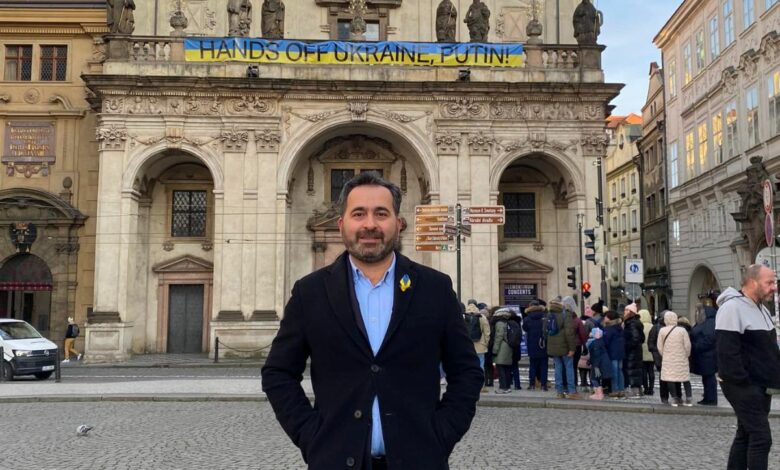 Hüquq müdafiəçisi Bəxtiyar Hacıyevə işgəncə verildiyini deyir