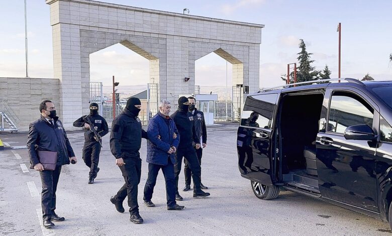 İranda silahlı dəstədə iştirakda şübhəli bilinən şəxsin Bakıya gətirildiyi deyilir