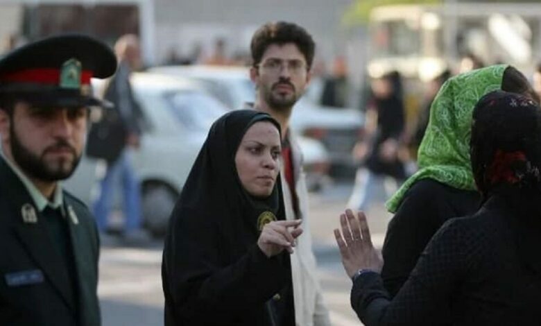 İranda əxlaq polisi ləğv edilir