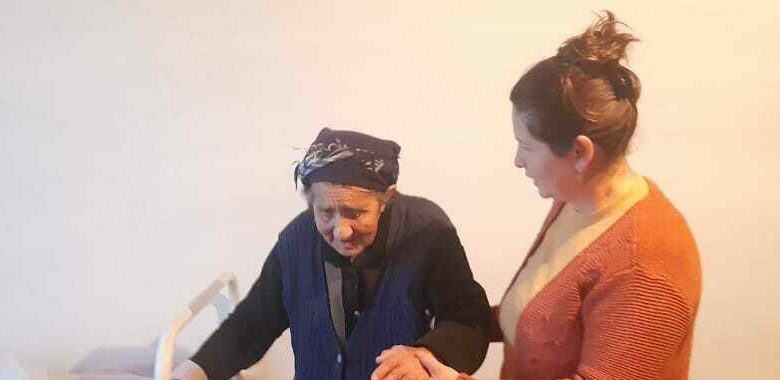 “Nə görür, nə eşidir, həkimi də deyir ki, ömrünə az qalıb, neynirsən onun əlilliyini?”