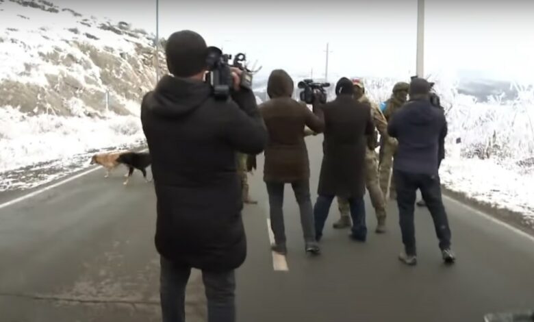 Rusiya hərbçiləri Azərbaycan jurnalistlərinə mane olub