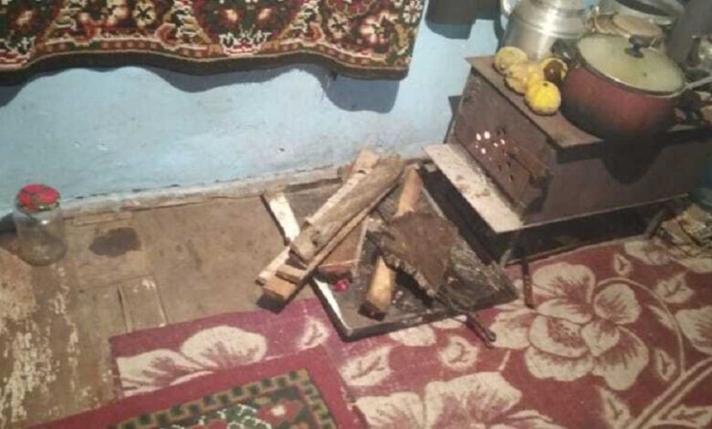 Əşyasız evdə yaşayan ailə, məktəbə getməyə imkanı olmayan 3 uşaq…