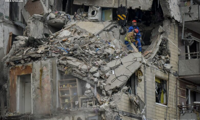 Dnepr: ölü sayı 40-a çatdı, Rusiya yaşayış binasına hücum etmədiyini deyir