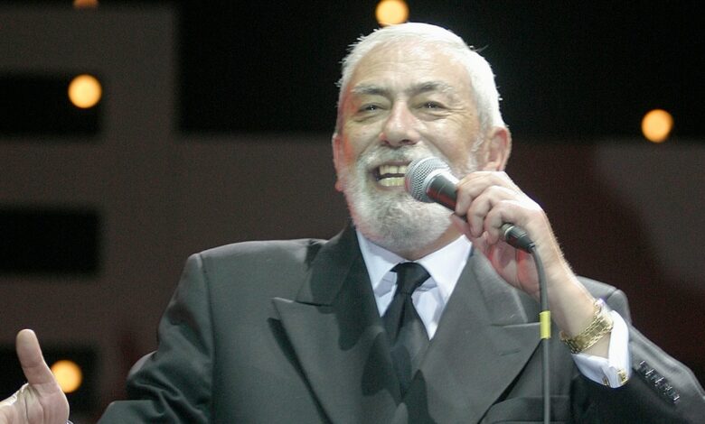 Vaxtanq Kikabidze vəfat edib