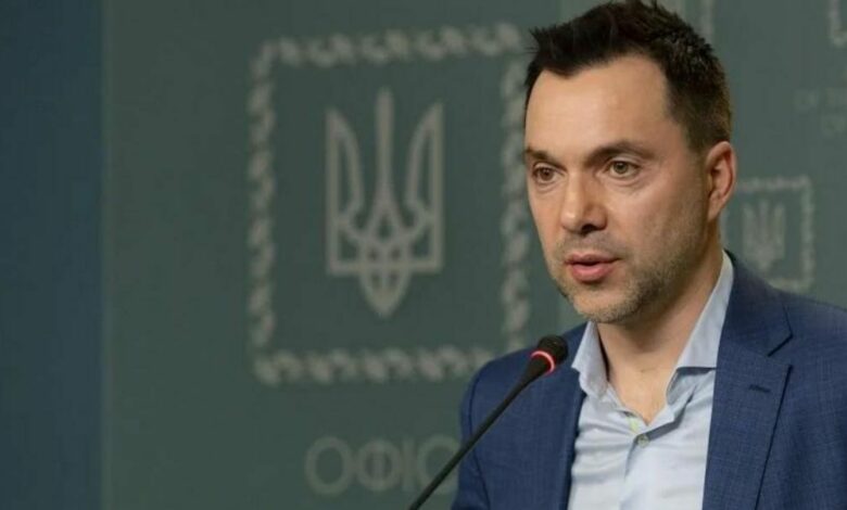 Zelenskinin müşaviri istefa verib: “Prinsipial səhv istefa deməkdir”