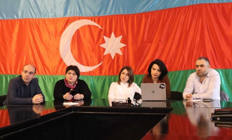 Media təmsilçiləri bir arada: onlar qanunun ləğvini tələb etdilər