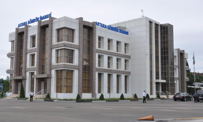 Astara gömrüyündə yük maşınlarının böyük növbəsinin yarandığı bildirilir