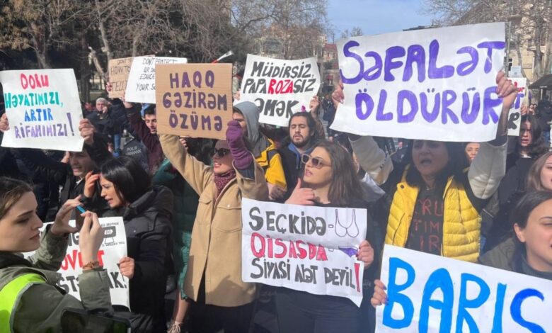 Bakıda '8 Marş - Yaşamaq istəyirik' yürüşü olub