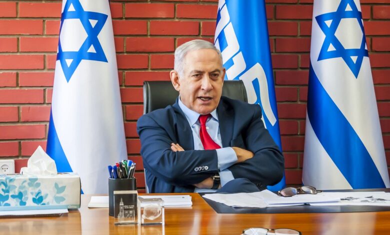 Netanyahu məhkəmə sistemi ilə bağlı layihəni təxirə salıb