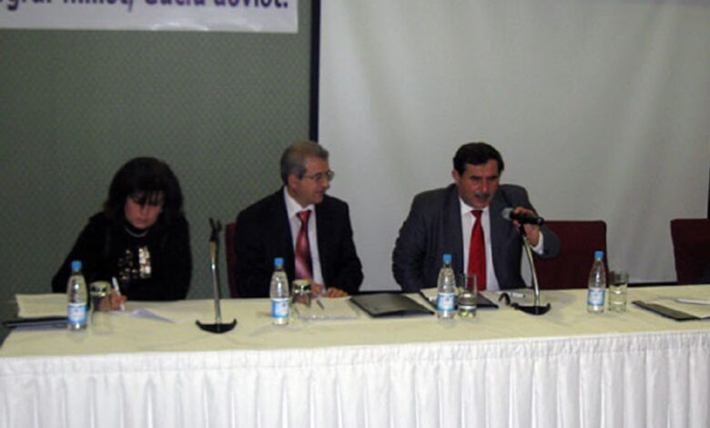 Aydınlar Partiyası fəaliyyətini dayandırdı