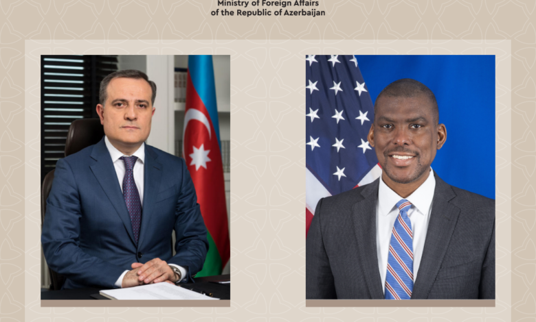 Bayramov Hoqanla regiondakı vəziyyəti müzakirə edib