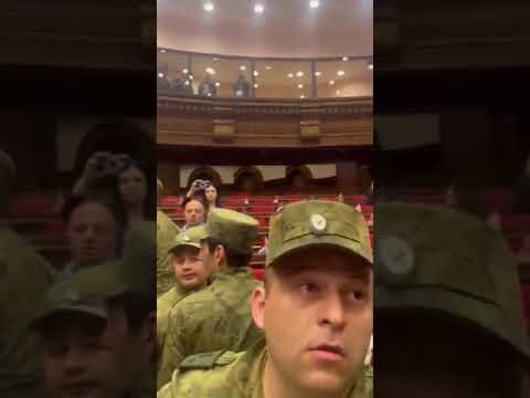 ERMƏNİ DEPUTATINI TRİBUNADAN DARTIB DÜŞÜRDÜLƏR