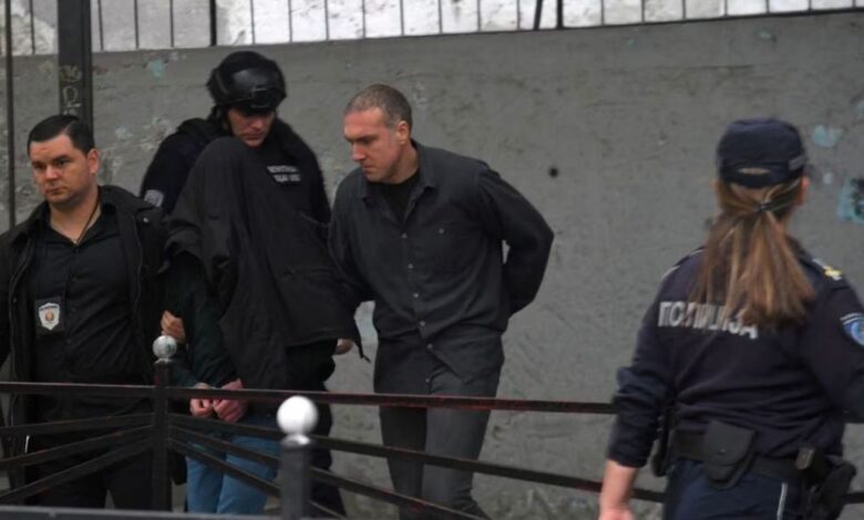 Belqradda 13 yaşlı yeniyetmə 8 şagirdi və 1 mühafizəçini öldürüb