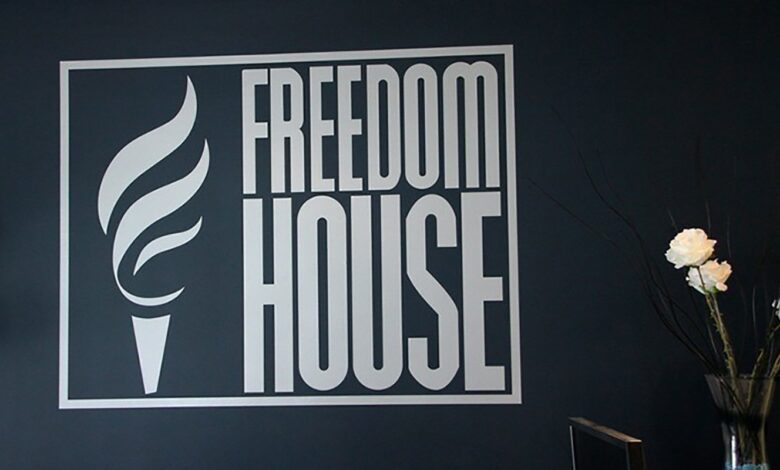 “Freedom House”: Mərkəzi Avropadan Orta Asiyayadək demokratiya tənəzzülə uğrayıb