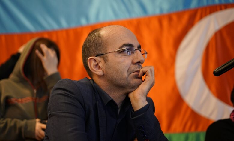 Jurnalist “Media haqqında” Qanunun tətbiqinin dayandırılmasını tələb edir