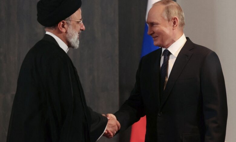 Putin və Rəisi Rəşt-Astara sazişini imzalayır