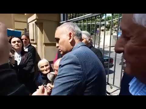 "Səsimizi eşidin!": İlkin Süleymanovun ailə üzvləri Baş Prokurorluğun qardaşında aksiya keçirdi