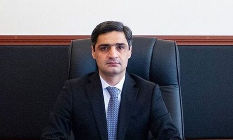 Əliyev rüşvət ittihamı ilə həbs edilən nazir müavinini əfv etdi