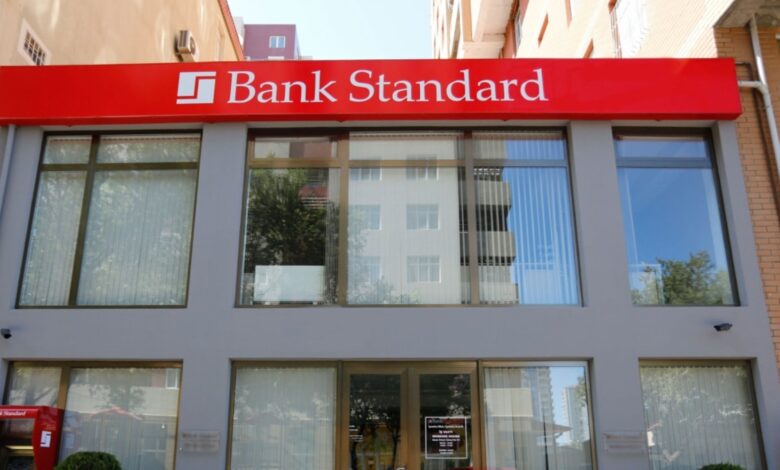 'Bank Standard'ın əmanətçiləri etirazlara davam edir
